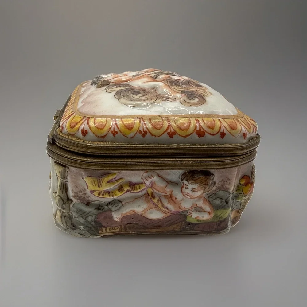 Antique Capodimonte Porcelain Hinged Trinket Jewelry Box Hand Painted Cherubs